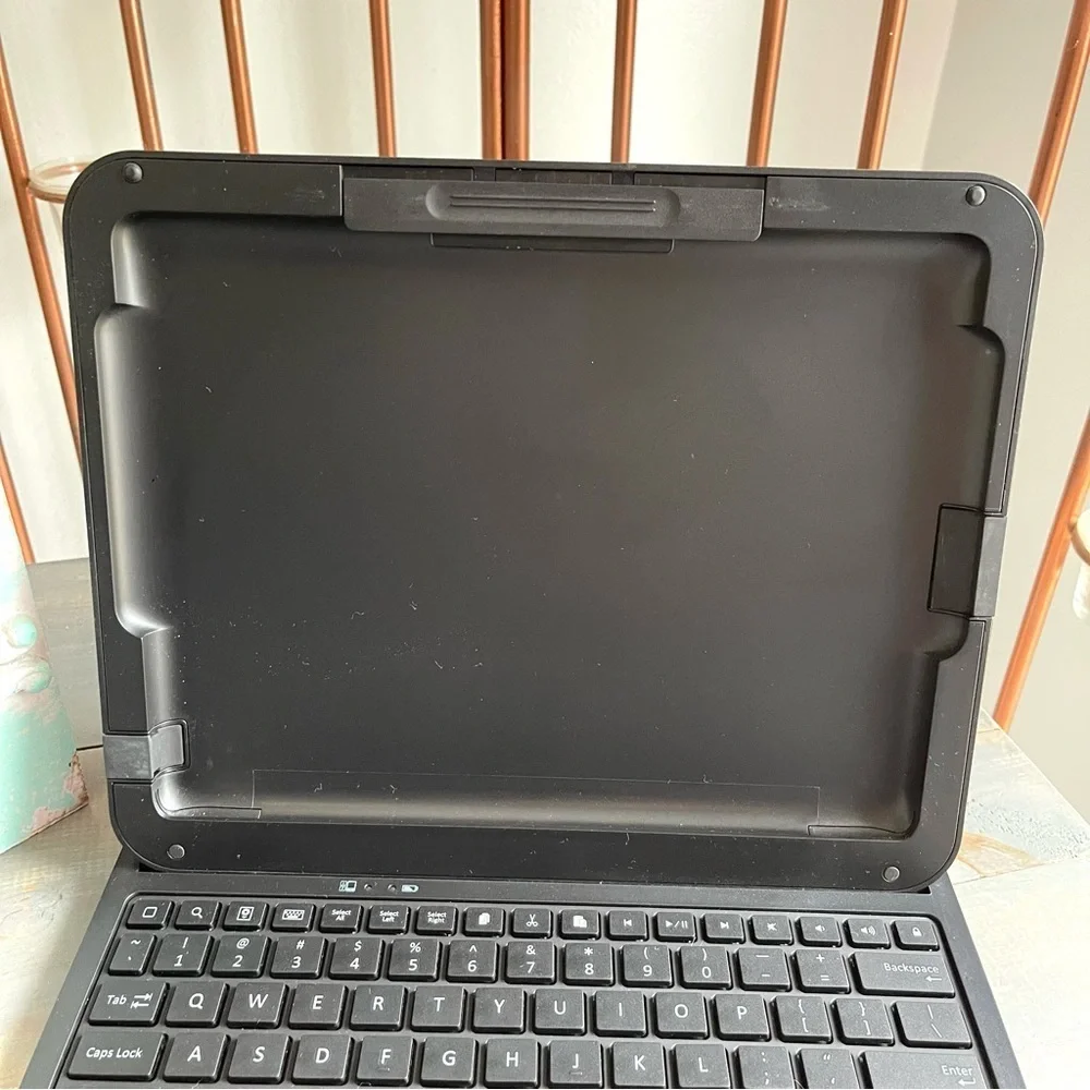 Rocketfish iPad 2 Keyboard Capsule Model No. RF-iCap14 Black USB Cord Included